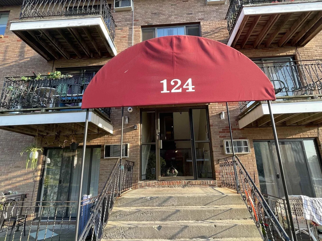 Photo of Unit 21 at 124 Mammoth