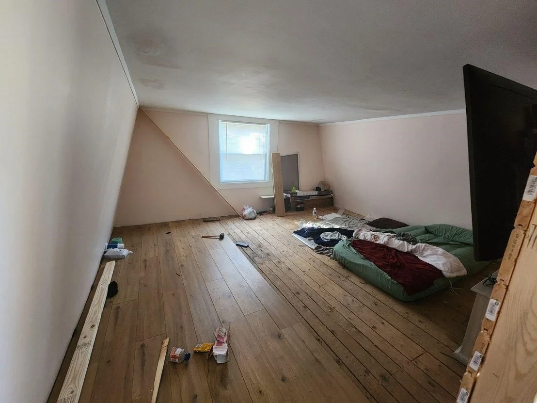 Photo of 1594 White