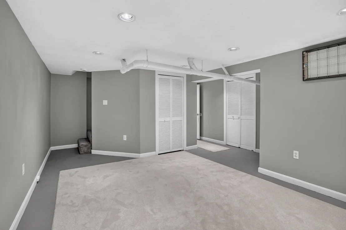 Photo of 2 Queensway