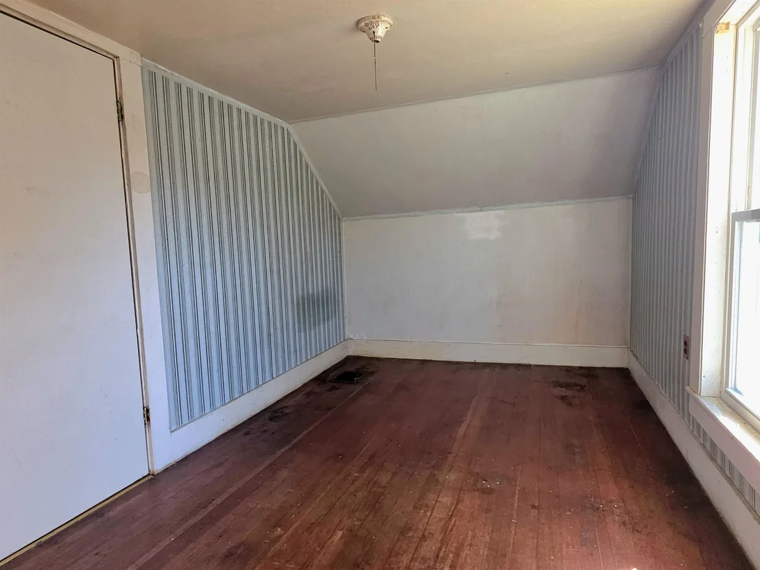 Photo of 360 Pond Hill