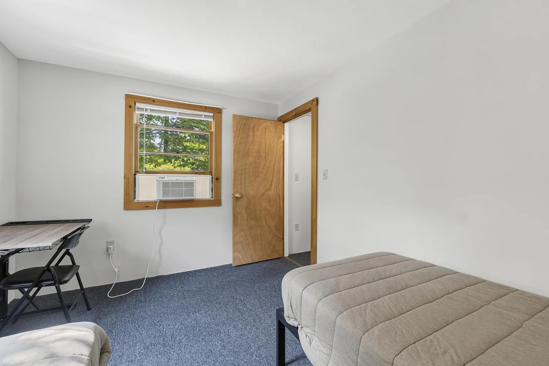 Photo of 6 Hideaway