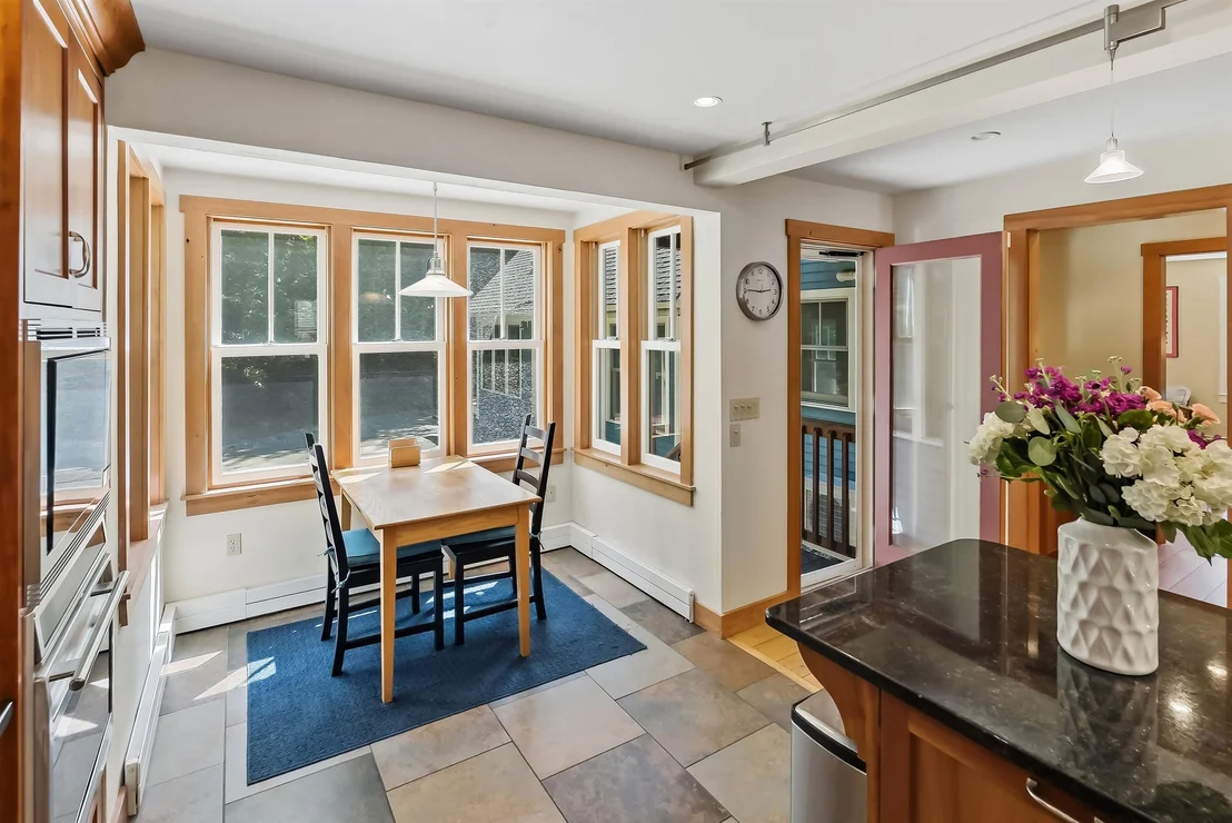 Photo of 1087 County