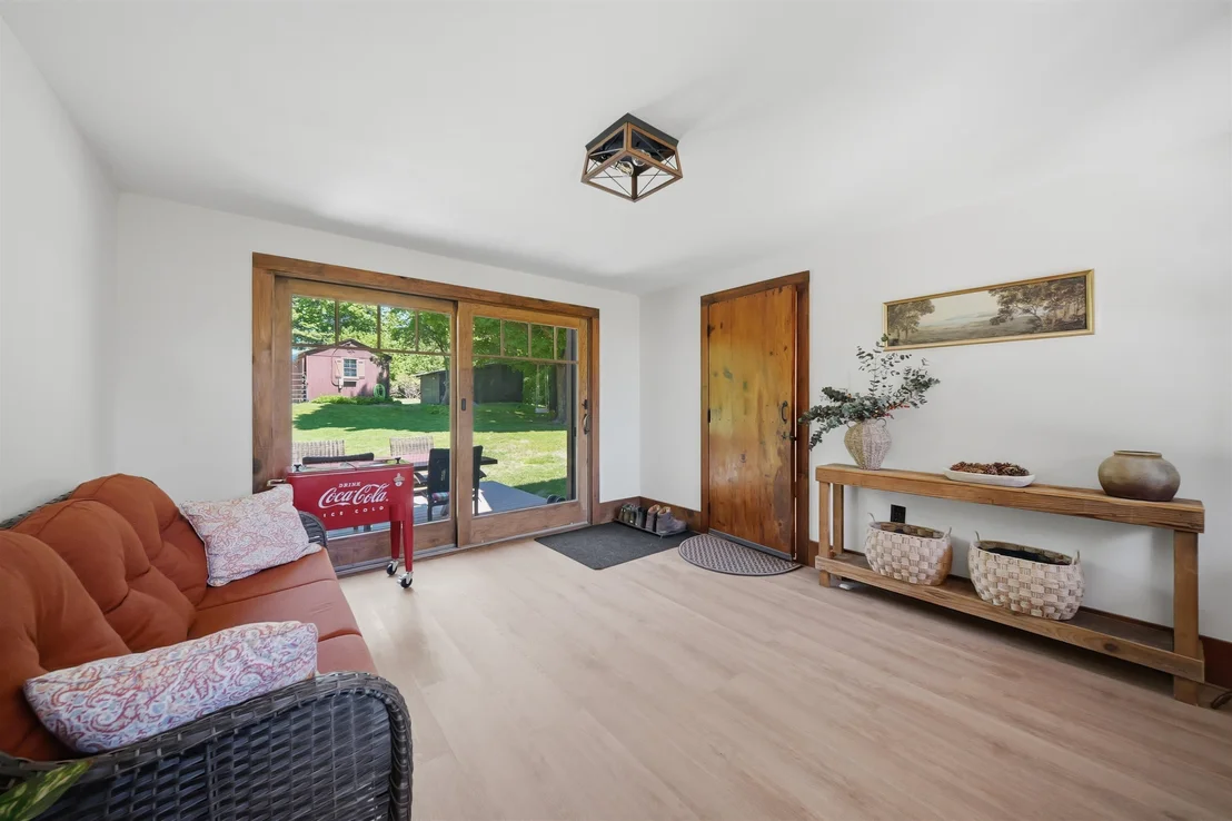Photo of 291 Halfmoon Pond