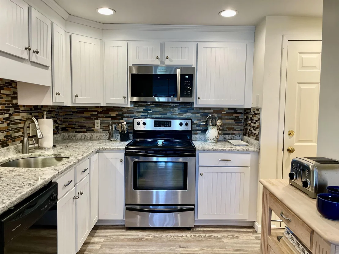 Photo of Unit UNIT1 at 975 Ocean