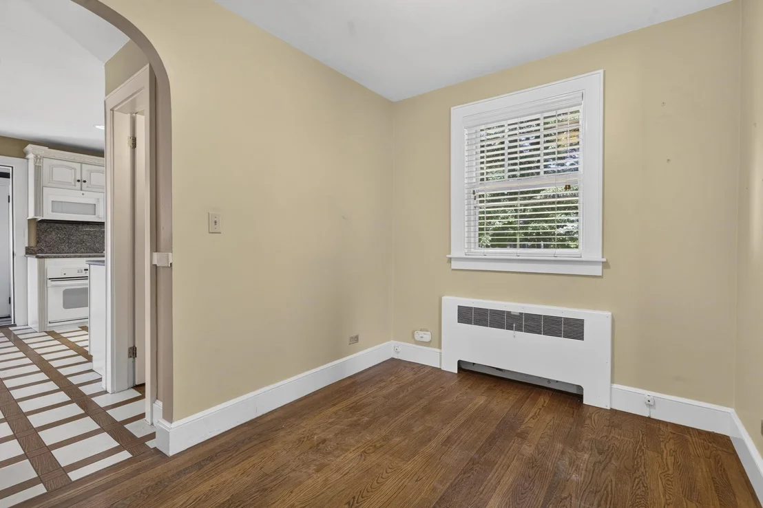 Photo of 831 Maple