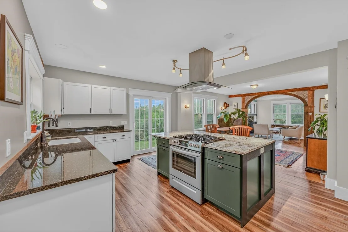 Photo of 905 Main