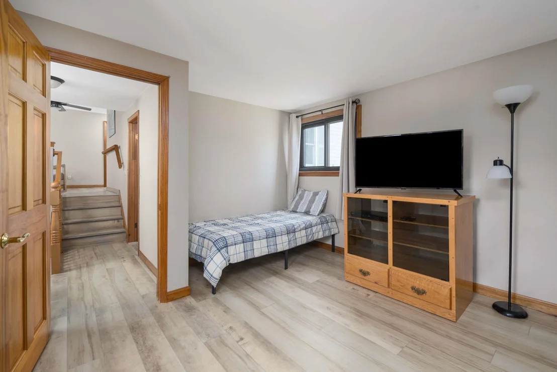 Photo of 35 Beacon