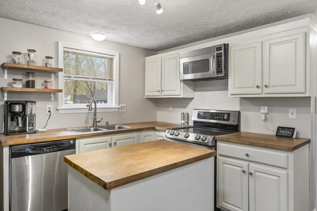 Photo of 35 Buttonwood