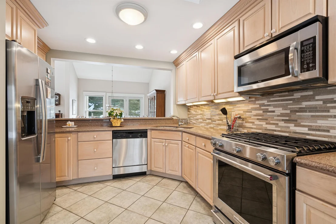 Photo of Unit 3B at 580 Murphys