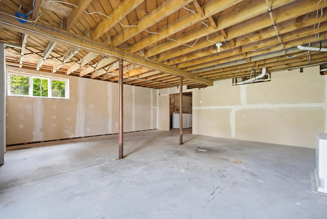 Photo of 84 New Hampton