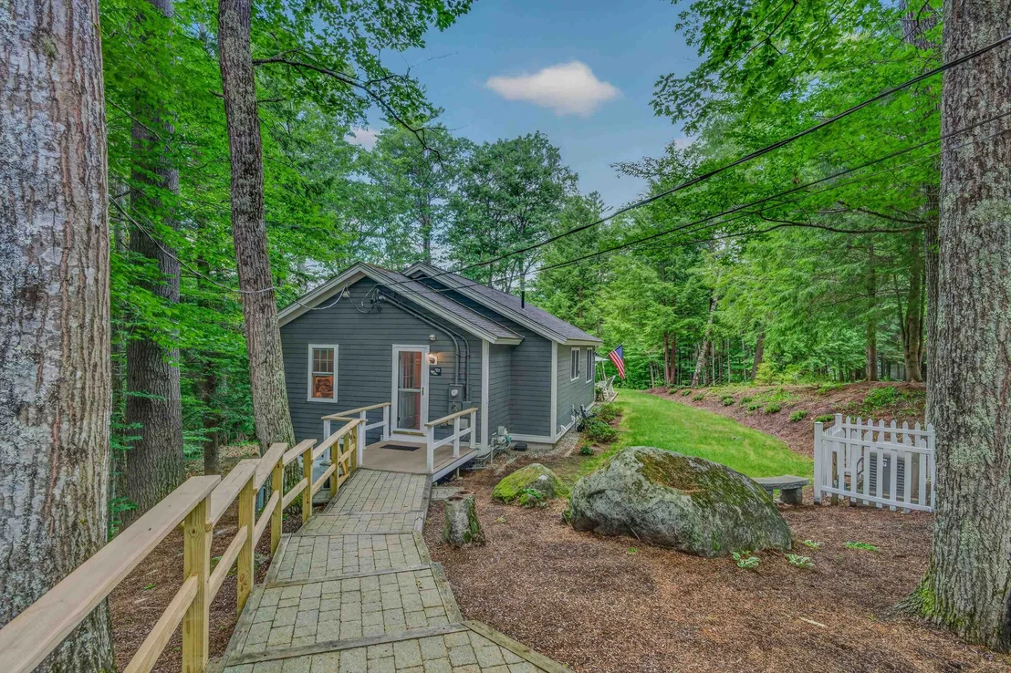 Photo of 32 Stoney Brook