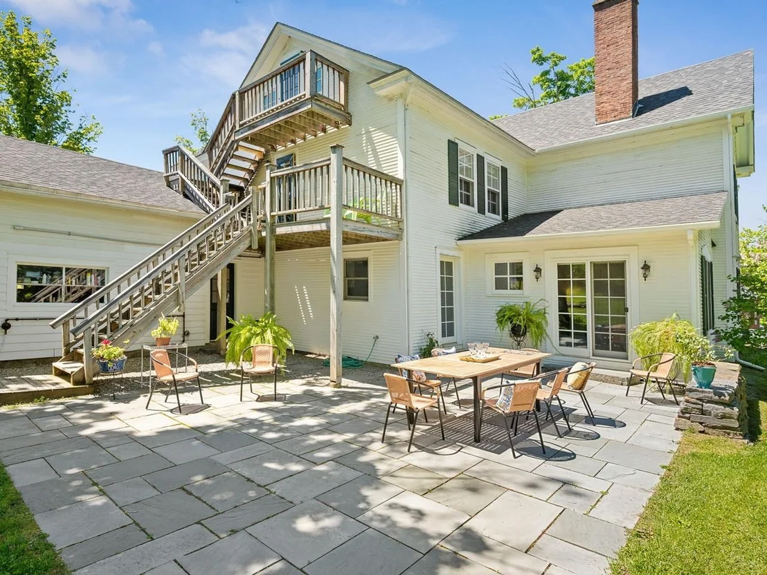 Photo of 609 Common
