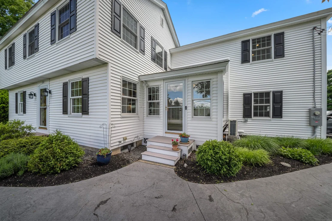 Photo of 232 Dover Point