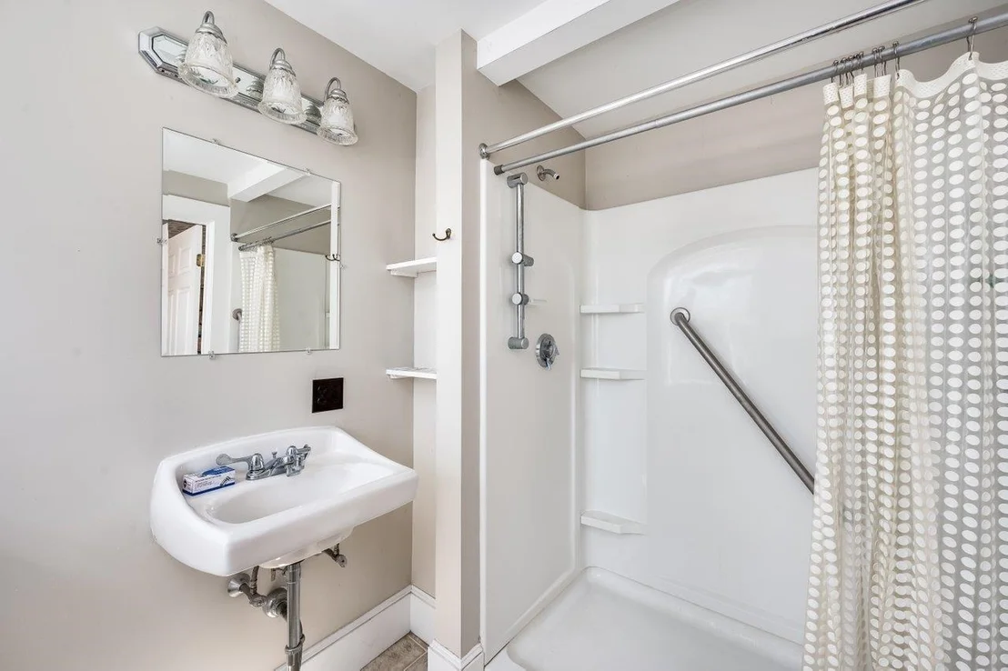 Photo of 120 Exeter