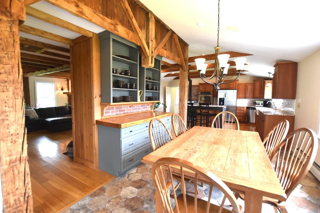 Photo of 3259 West Hill