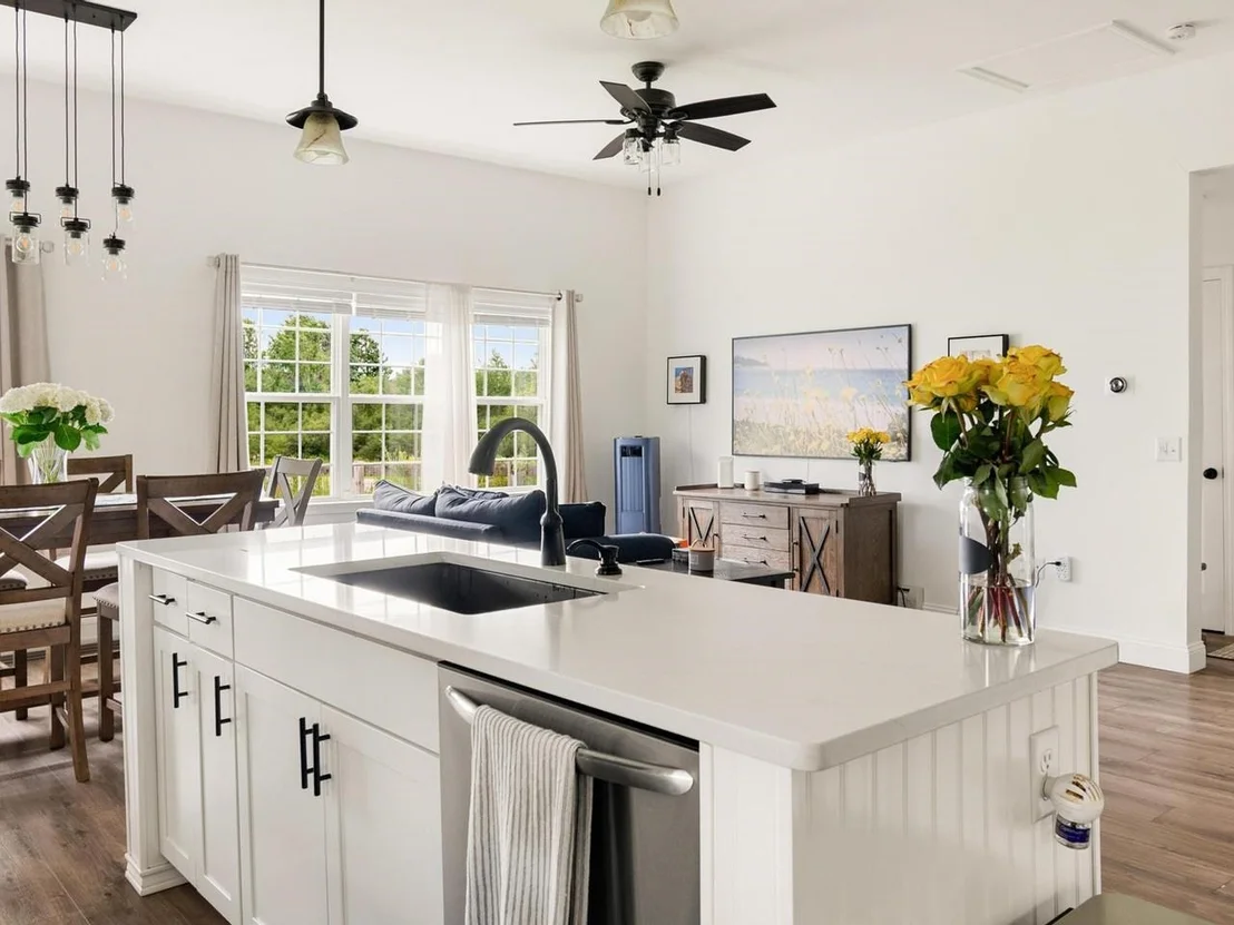 Photo of 3687 Oak Hill