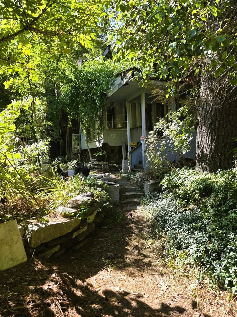 Photo of 1107 Broad Brook