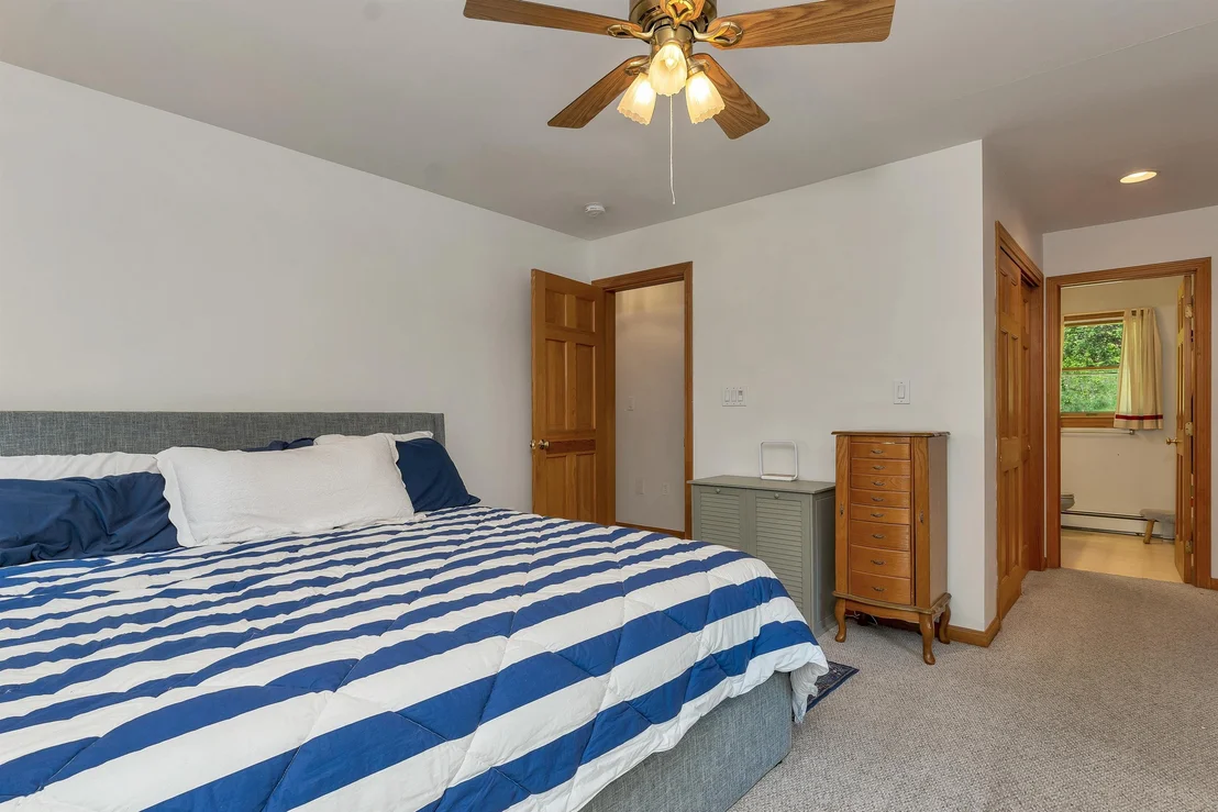 Photo of 1350 Barker