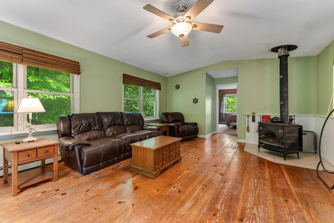 Photo of 387 Foote Brook