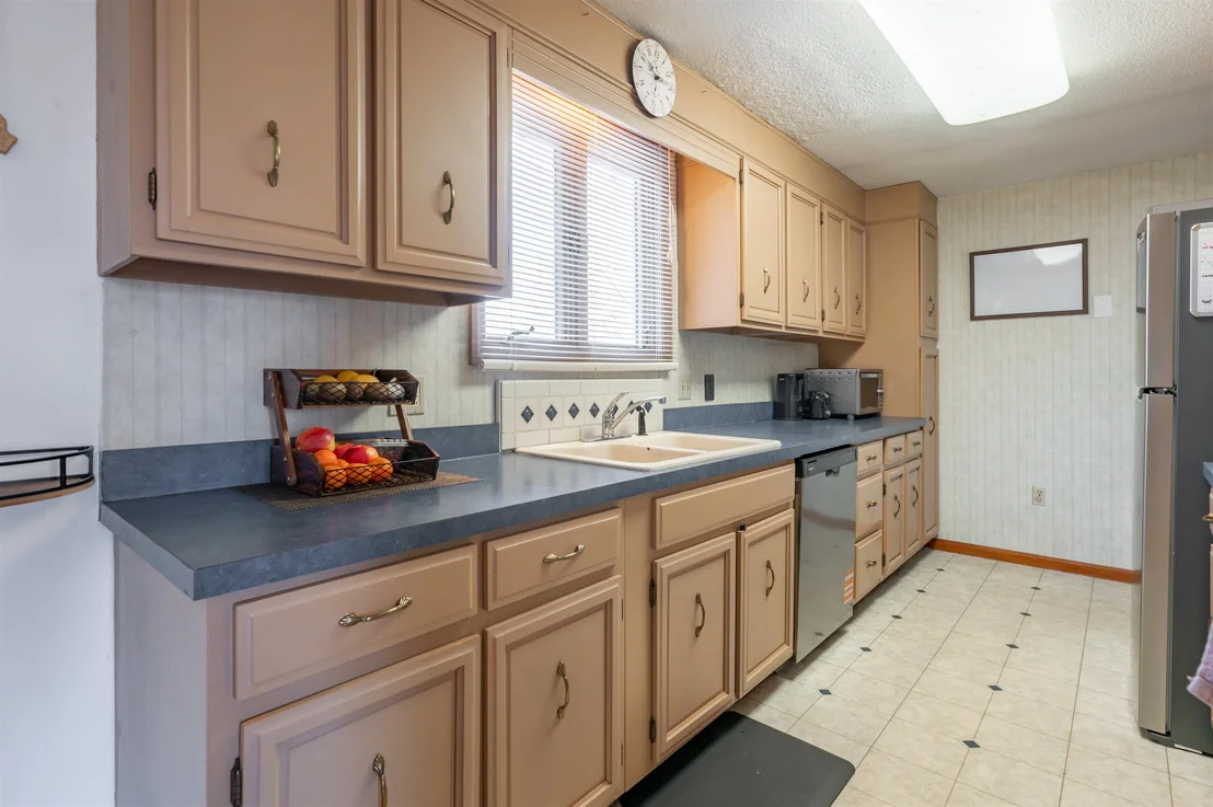 Photo of 581 S Barnstead