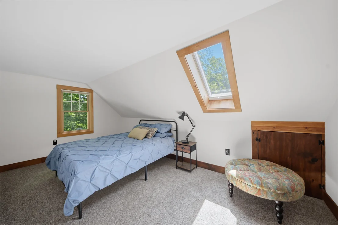 Photo of 291 Halfmoon Pond