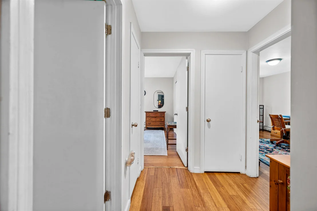 Photo of 12 Veeder