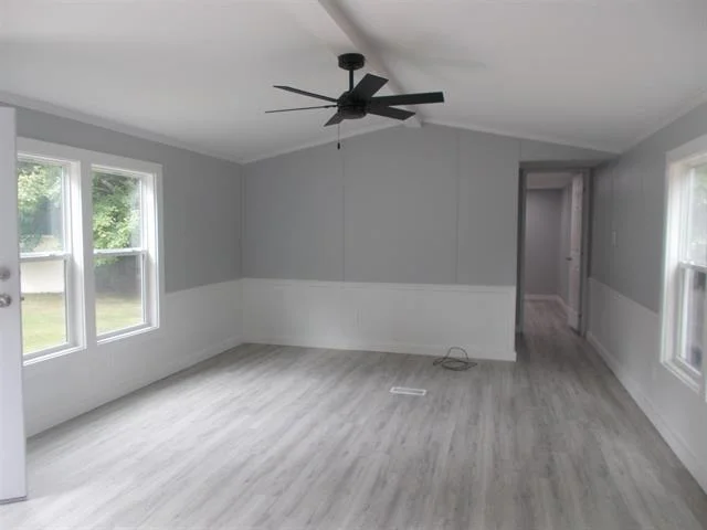 Photo of 77 Royalcrest