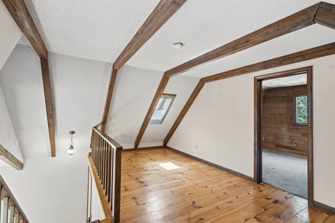 Photo of 1572 Skyline