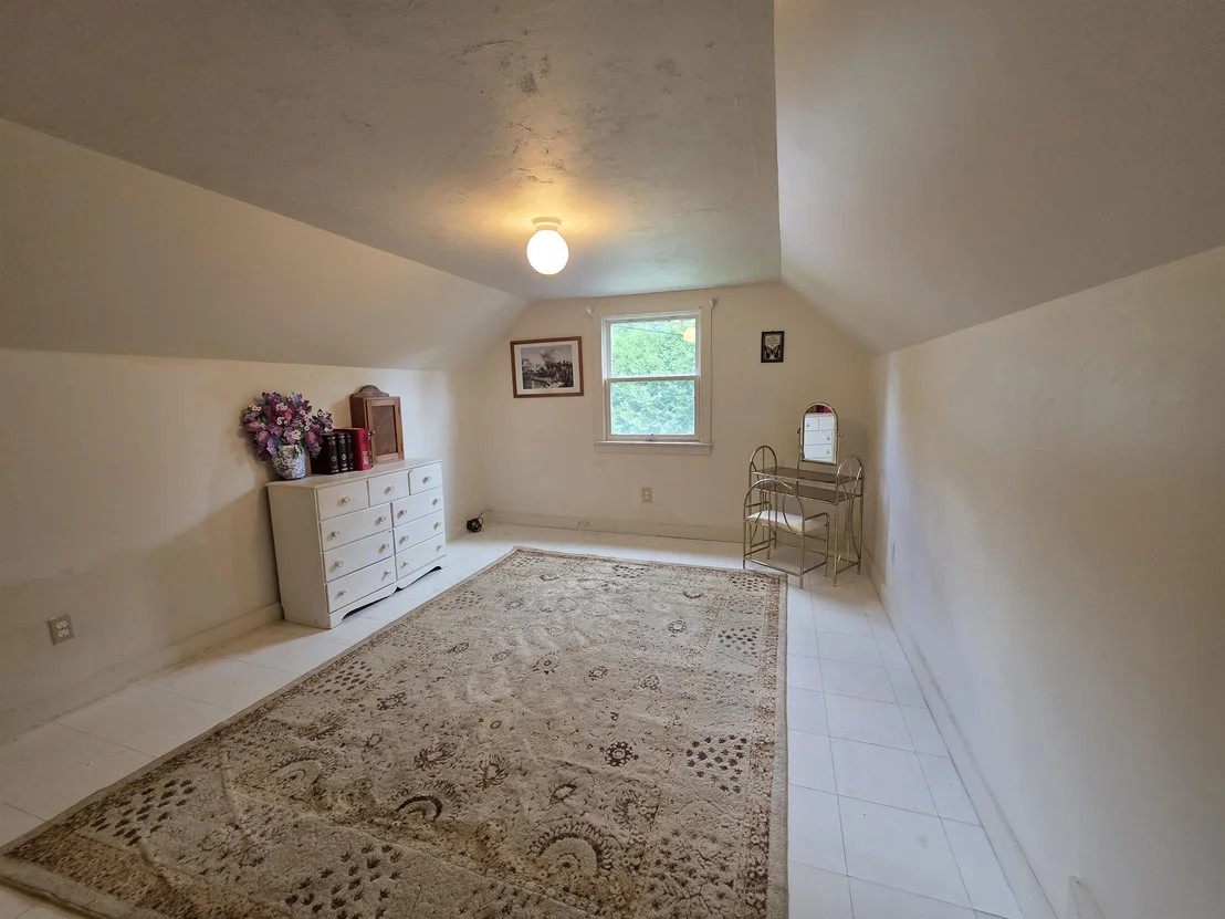 Photo of 2328 Gore