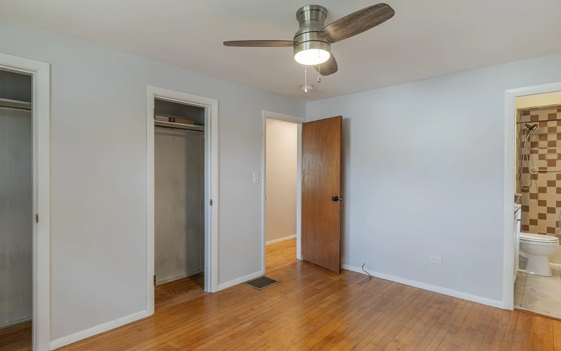 Photo of 5 West Diane