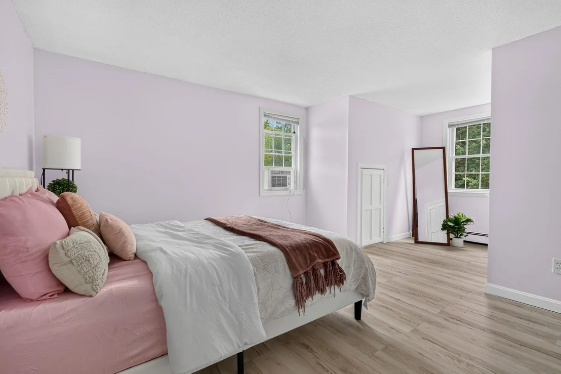 Photo of 284 Corning