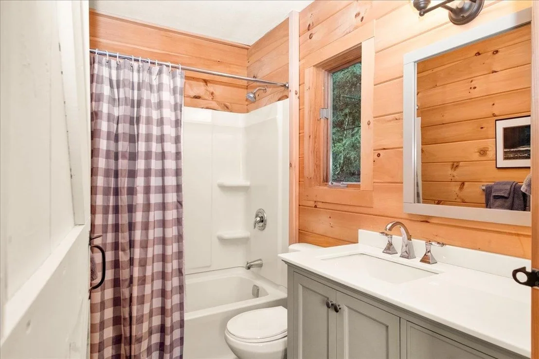 Photo of 204 Pike Hill