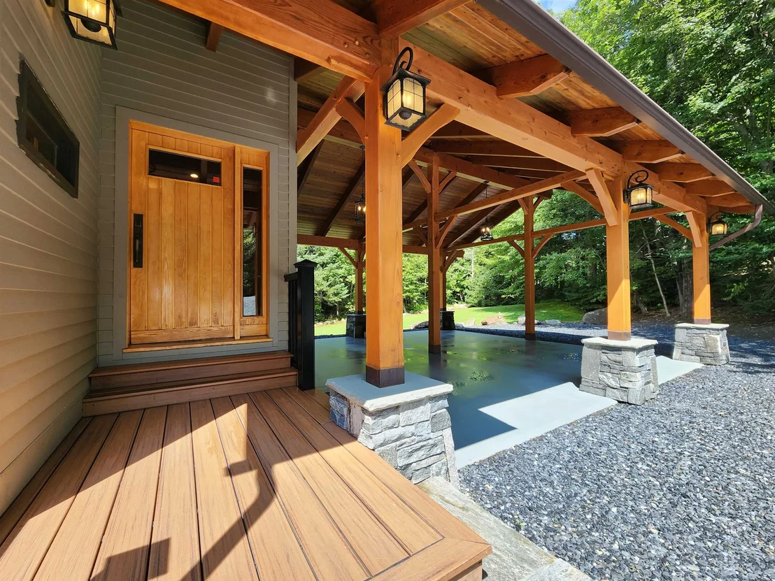 Photo of 426 Roaring Brook
