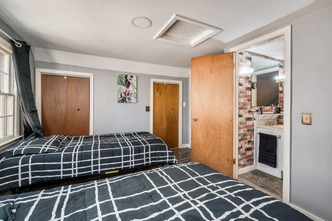 Photo of 16 Douglas