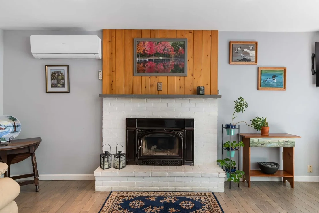 Photo of 215 Stocker Pond