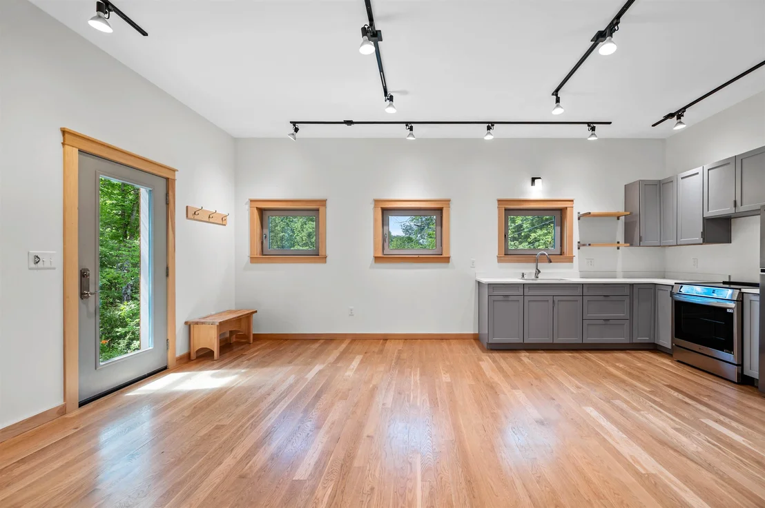 Photo of 520 Collar Hill