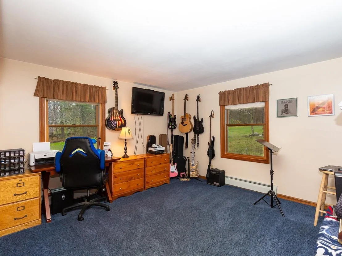 Photo of 8 Laurel