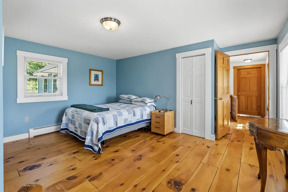 Photo of 1087 County