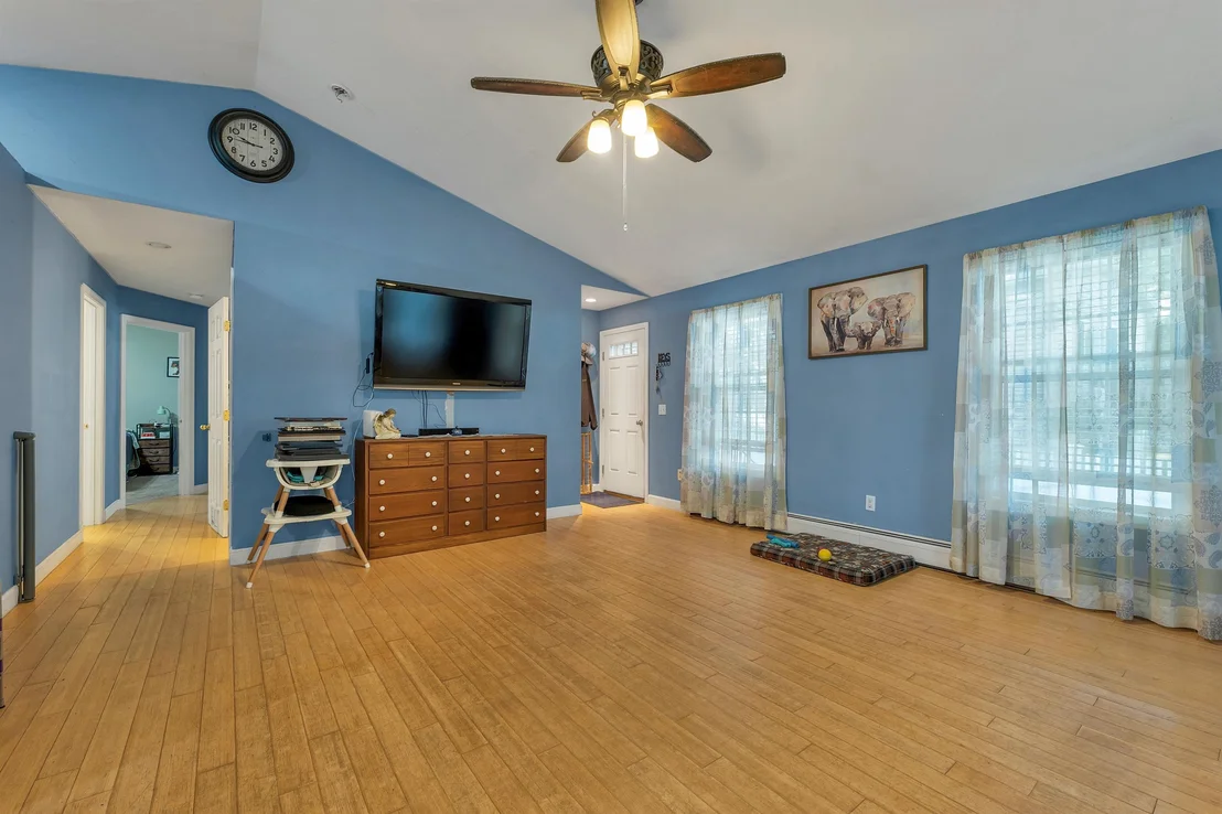 Photo of 8 Riverside
