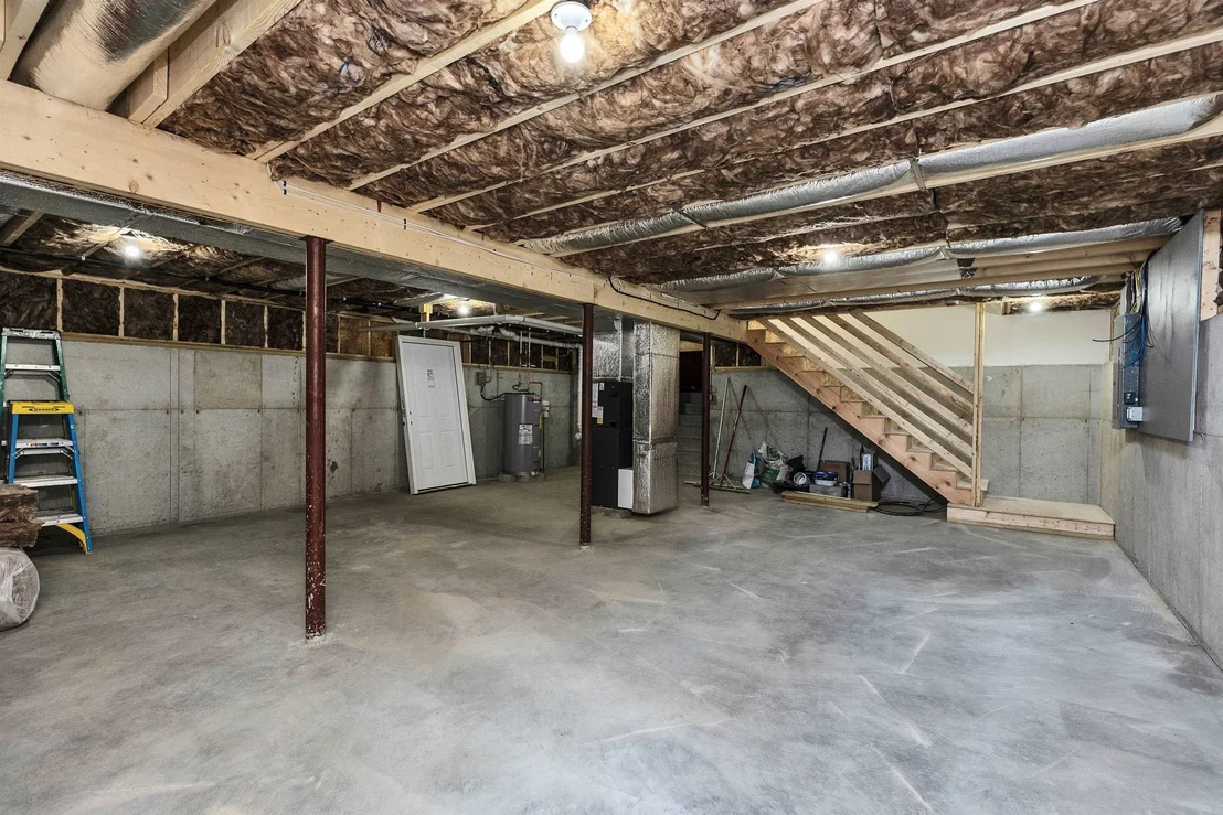 Photo of 32 Deerpoint
