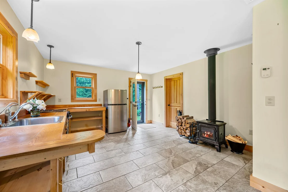 Photo of 228 Guyette