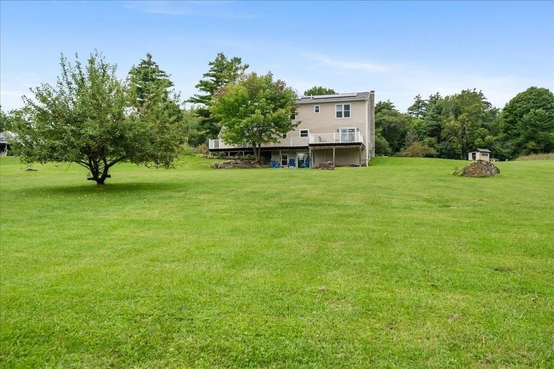 Photo of 381 Bennett