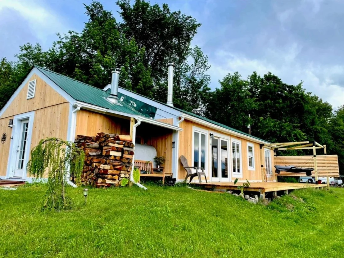 Photo of 2882 Perley
