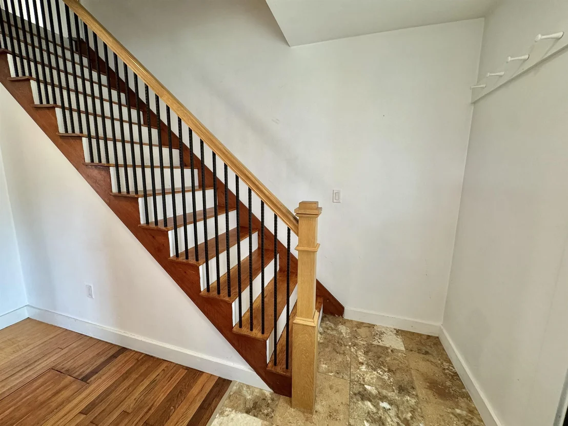 Photo of 424 Intervale Cross