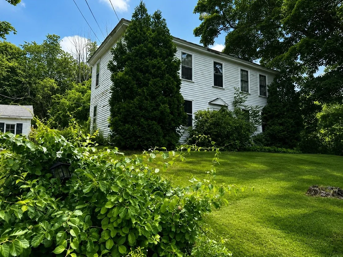 Photo of 160 Main