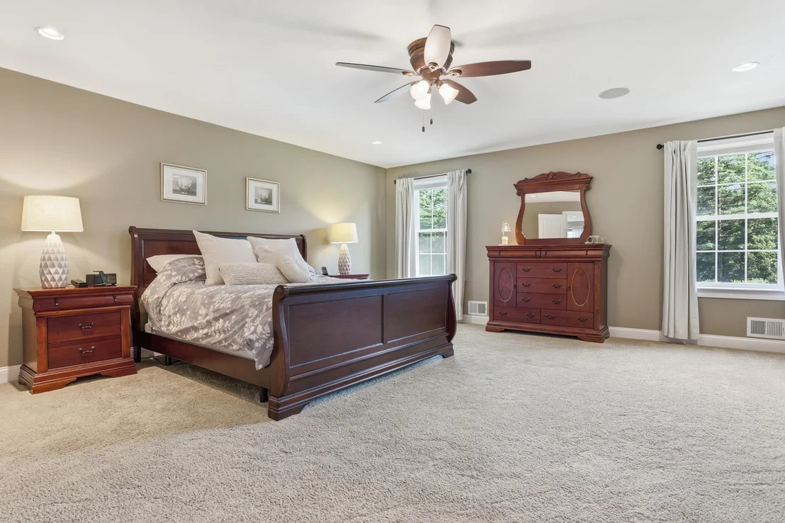 Photo of 28 Lamplighter