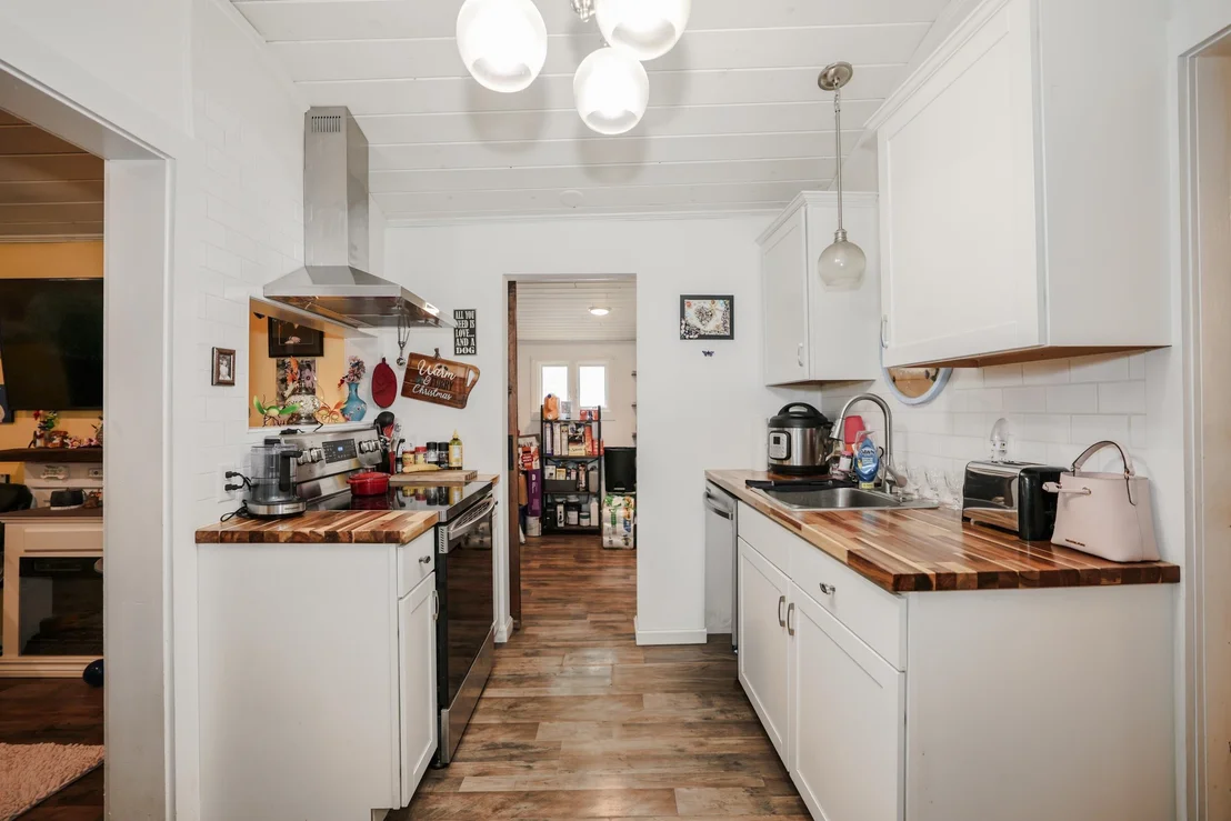 Photo of 42 Sarette