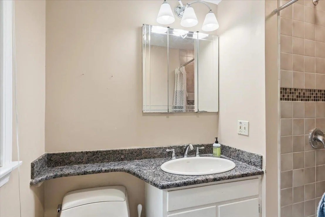 Photo of 490 Juniper