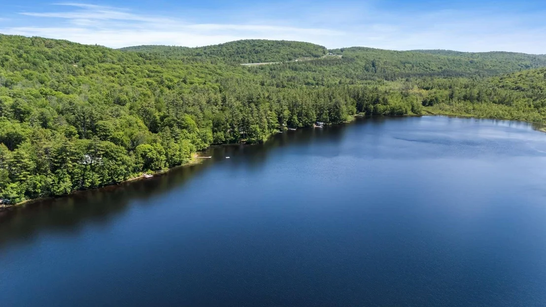 Photo of 215 Stocker Pond