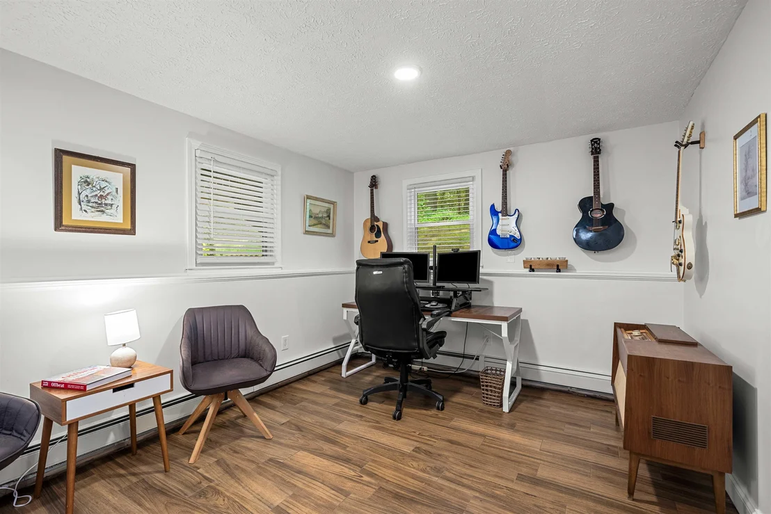 Photo of 20 Hawkview